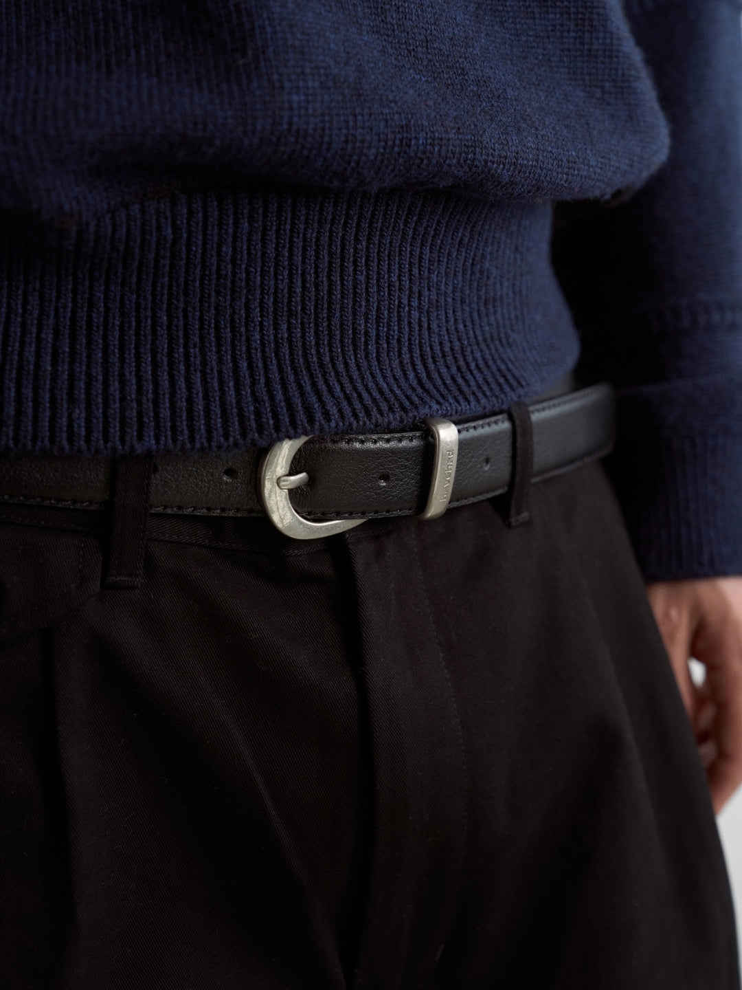 Everyday Pin-tuck Chino Pants (Black)