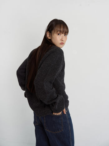 Shaggy Dog Round Knit (Charcoal)