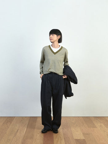 (W)Pin-Stripe V-neck Knit - Olive | W0 (S)