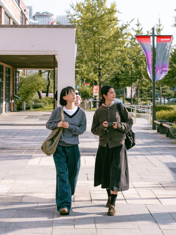 Loose Fit Pin-tuck Denim Pants - Mid Indigo | A3 (XL)
