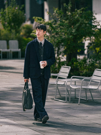 City Wool Pin-tuck Trouser (Navy)