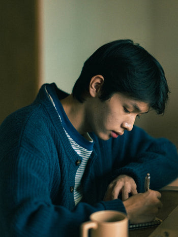 Fine Wool Roundneck Cardigan (Charcoal)