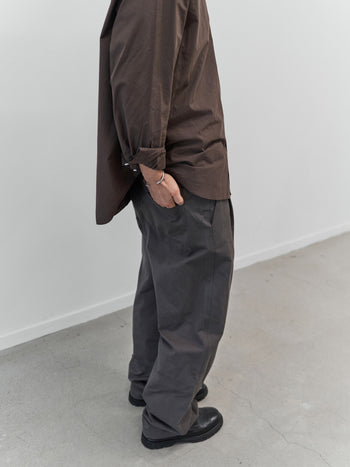 City Worker Pin-tuck Trouser (Ash Brown)