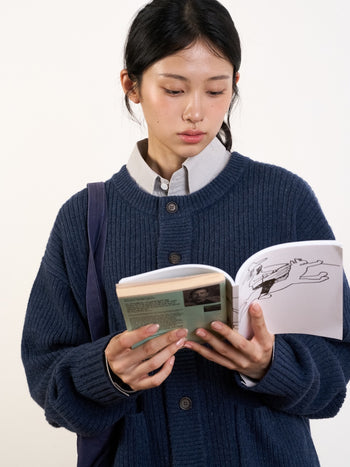 Fine Wool Roundneck Cardigan (Navy)