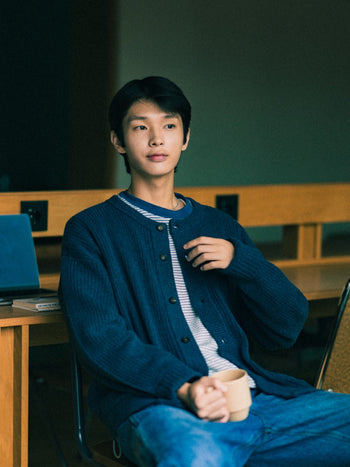 Fine Wool Roundneck Cardigan (Navy)
