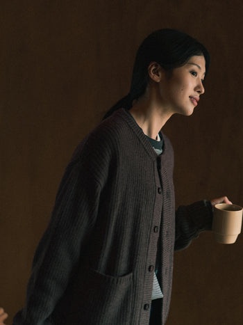 Fine Wool Roundneck Cardigan (Navy)