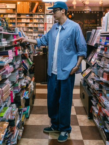 Loose Fit Pin-tuck Denim Pants - Mid Indigo | A2 (L)