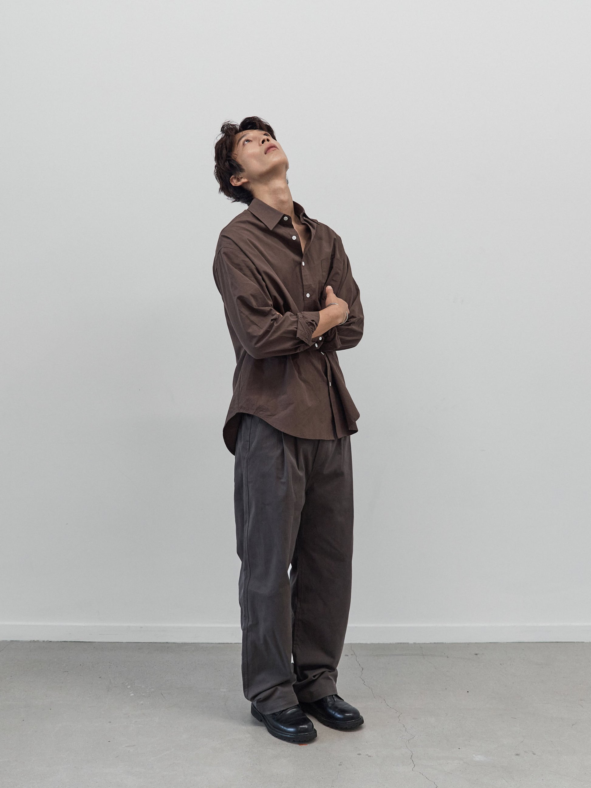 City Worker Pin-tuck Trouser (Ash Brown)