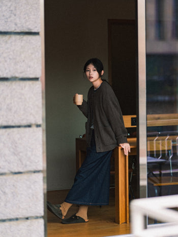 Fine Wool Roundneck Cardigan (Brown)