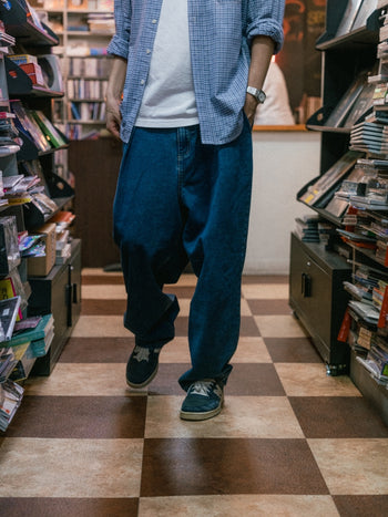 Loose Fit Pin-tuck Denim Pants (Deep Indigo)