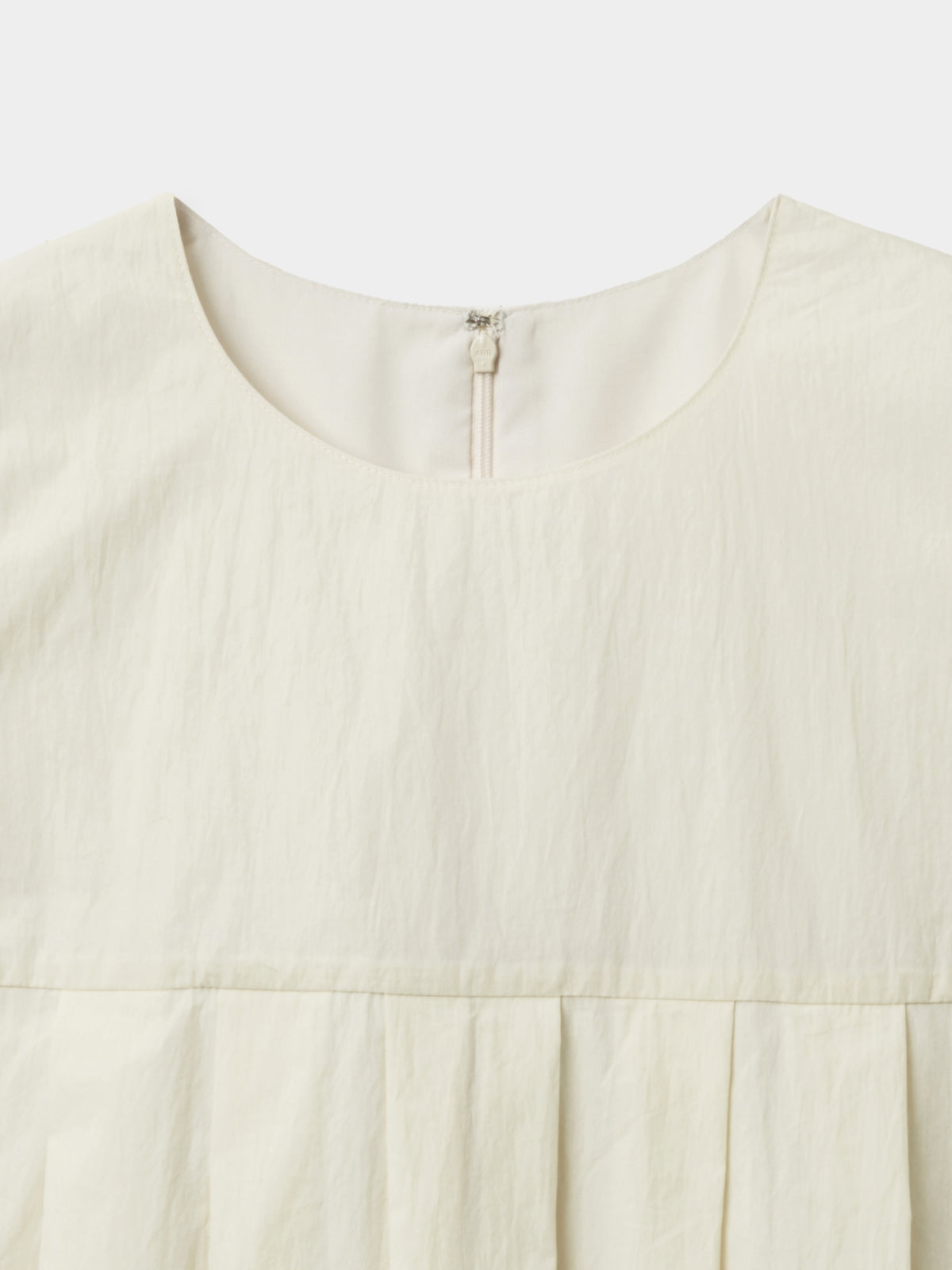 Pleats Sleeveless Top (Ivory)