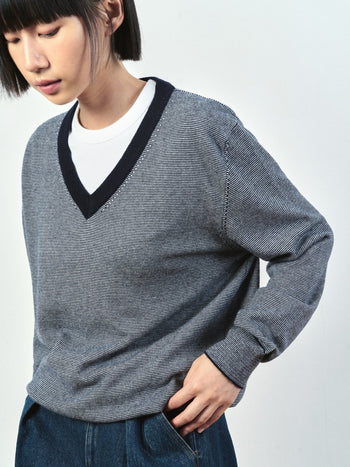 (W)Pin-Stripe V-neck Knit (Navy)